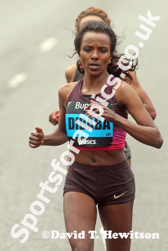 Tirunesh Dibaba leads the BUPA Great North Run.